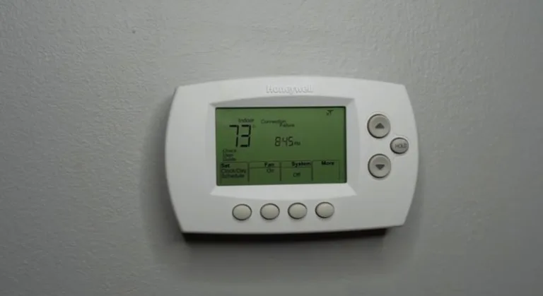 Honeywell Thermostat Not Blowing Cold Air [Fixed]